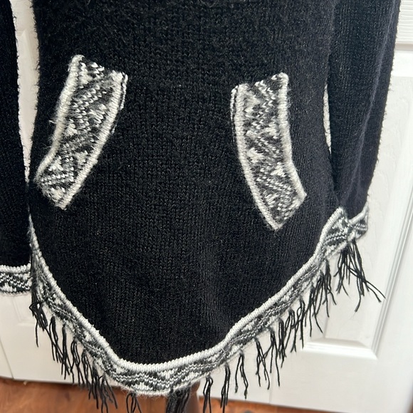 Soft Hooded Alpaca Sweater Fringe Pullover for Women Lightweight, Size S - Picture 4 of 7